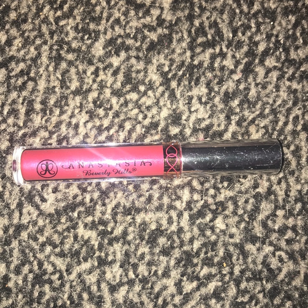 Anastasia Beverly Hills liquid lipstick sugar plum